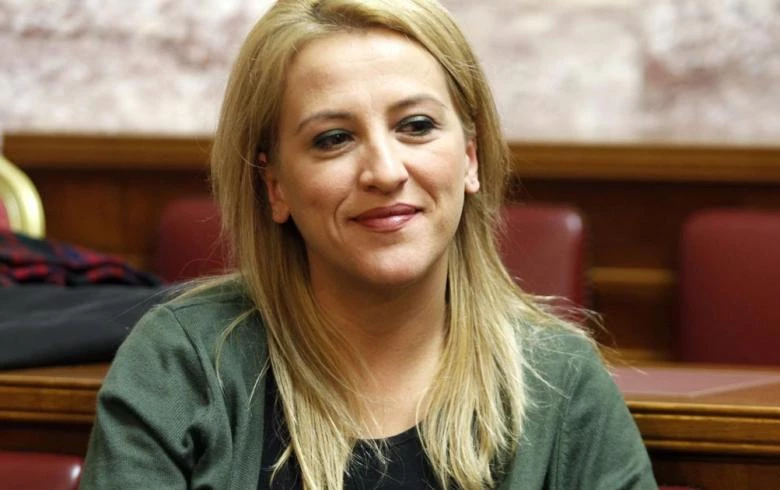 Aπίστευτο «όχι» της Δούρου σε άμεση σύγκληση του περιφερειακού συμβουλίου για τη φωτιά στο Μάτι λόγω… διακοπών